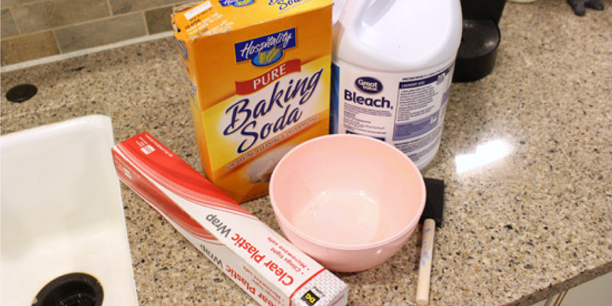 How to get rid of mold in shower caulk using baking soda